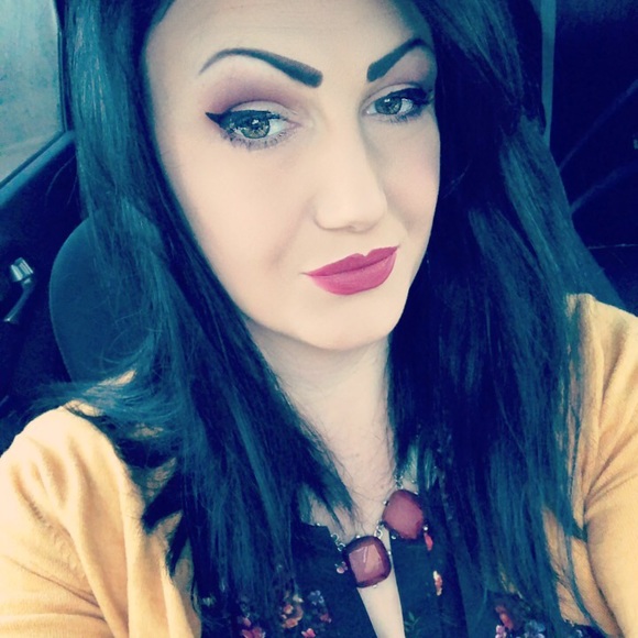 Meet your Posher, Brittany - Picture 4 of 4